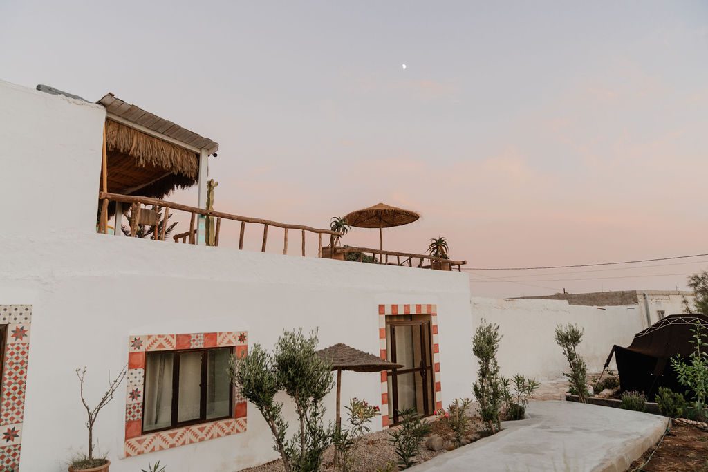 Courtyard textures and surf-house architecture in Morocco